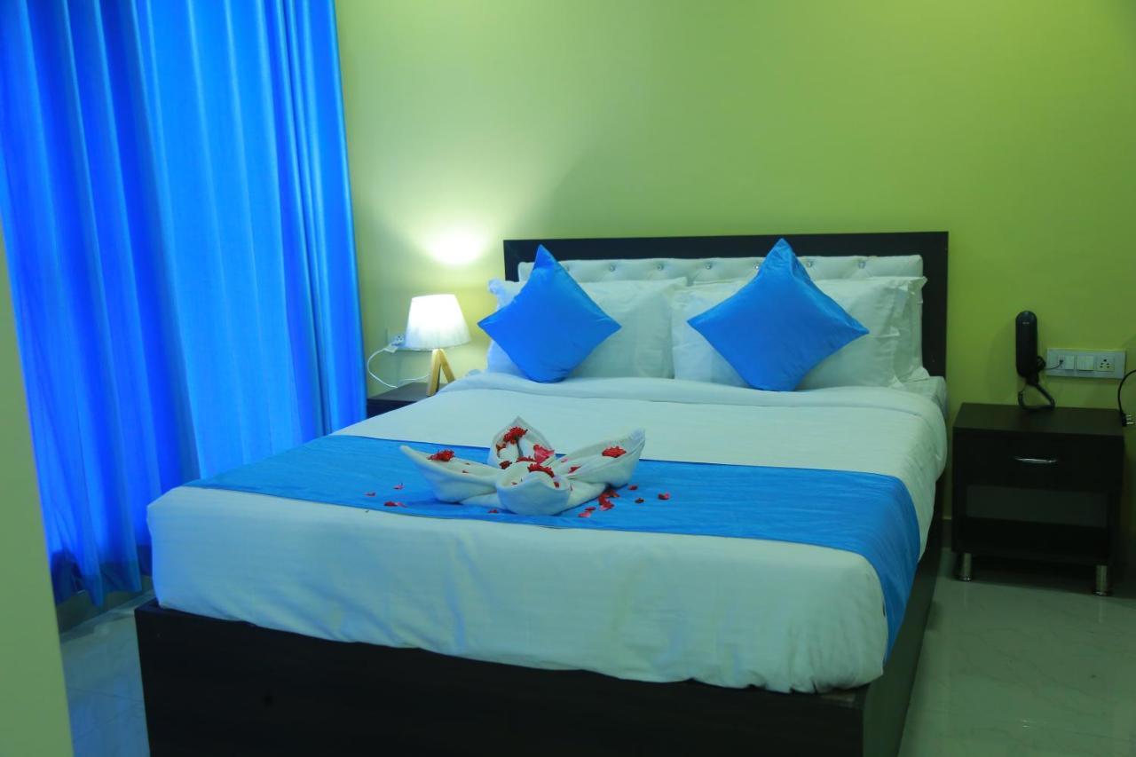 Hotel Sky Park Shamshabad Zewnętrze zdjęcie