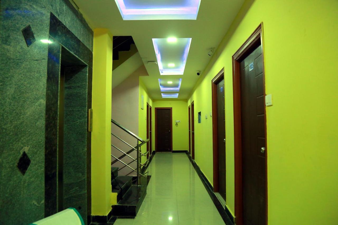 Hotel Sky Park Shamshabad Zewnętrze zdjęcie
