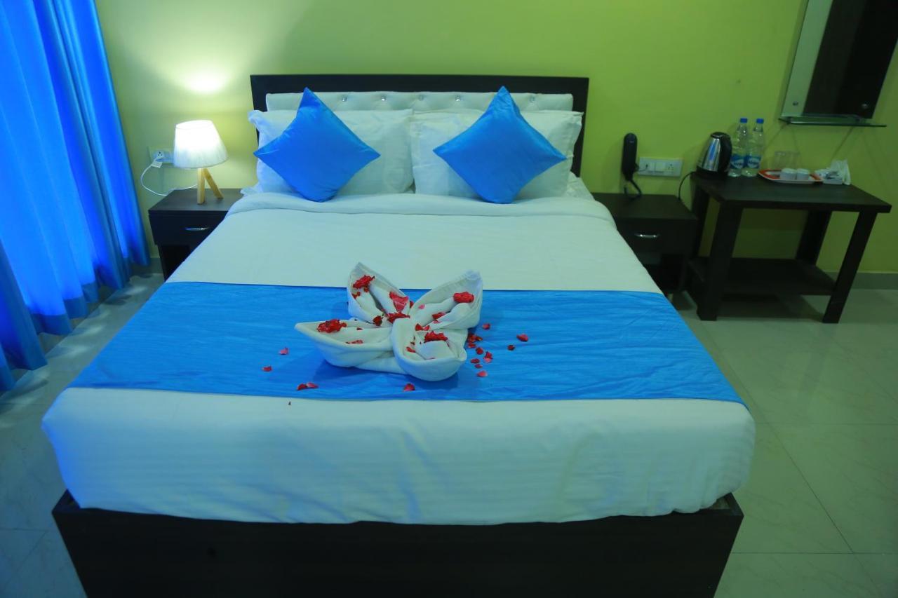 Hotel Sky Park Shamshabad Zewnętrze zdjęcie