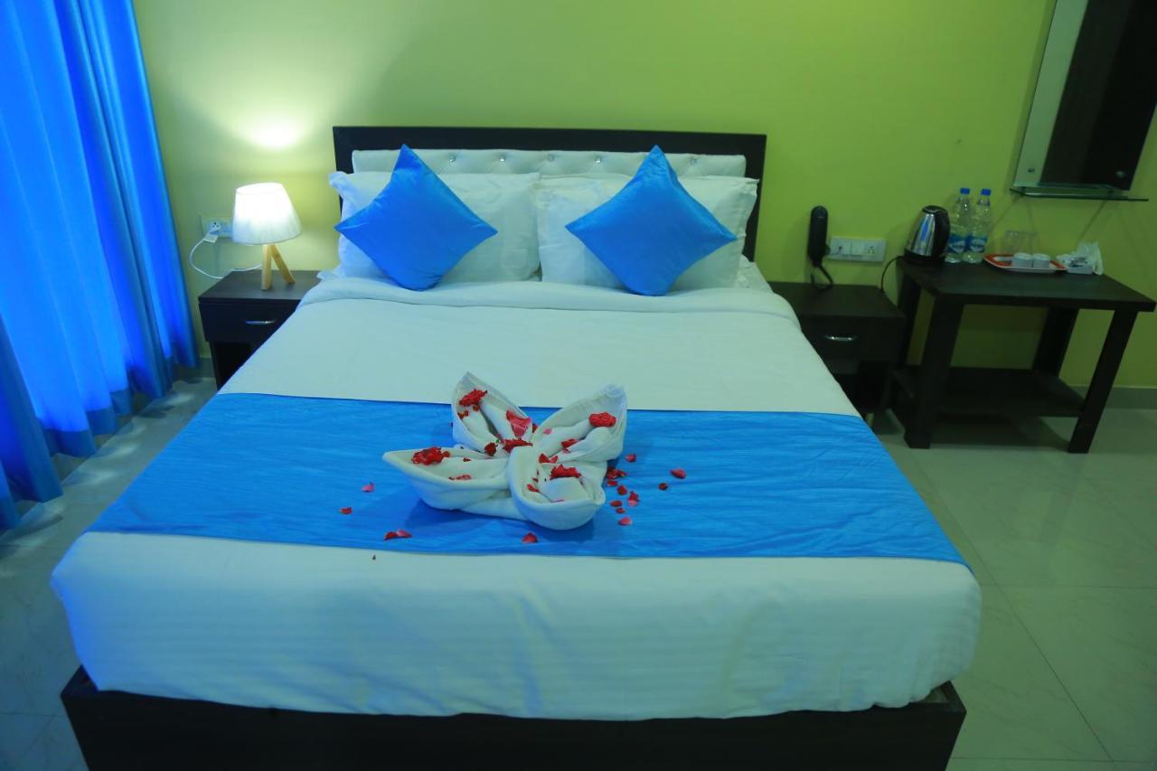 Hotel Sky Park Shamshabad Zewnętrze zdjęcie