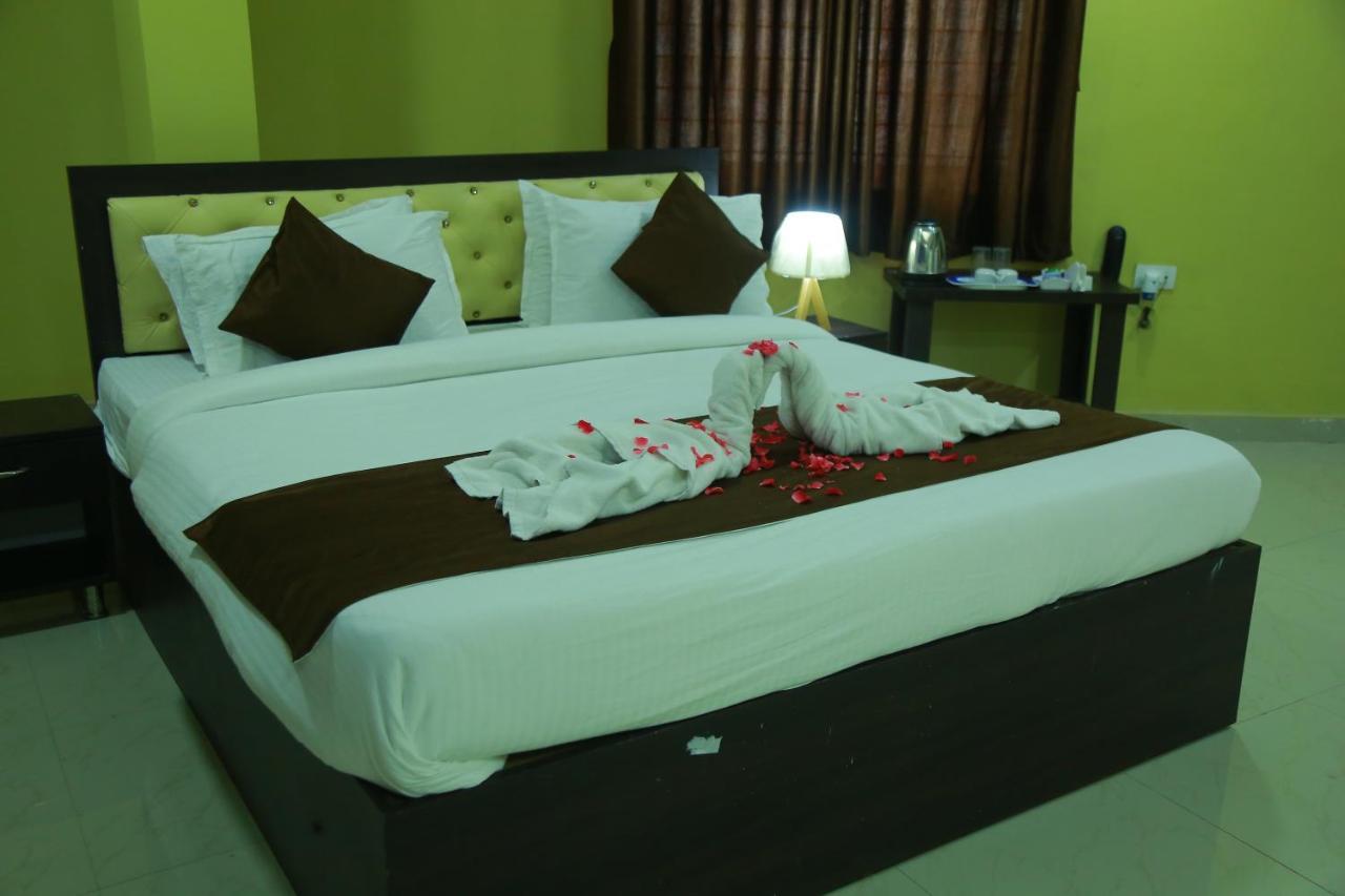 Hotel Sky Park Shamshabad Zewnętrze zdjęcie