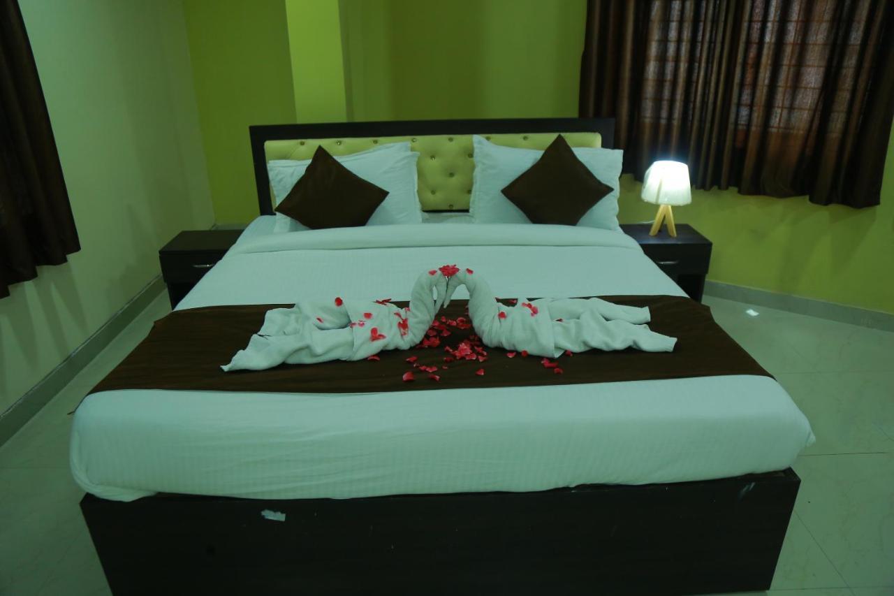 Hotel Sky Park Shamshabad Zewnętrze zdjęcie