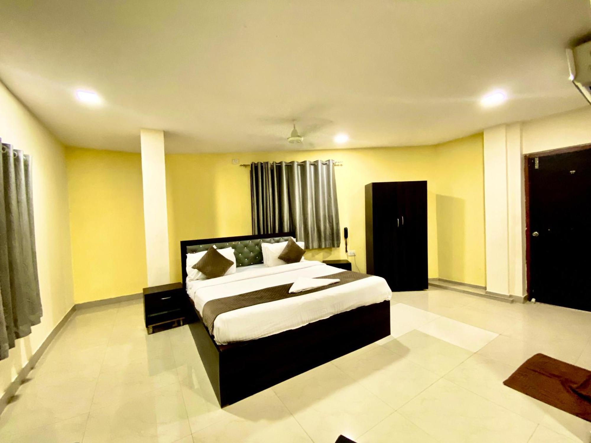 Hotel Sky Park Shamshabad Zewnętrze zdjęcie