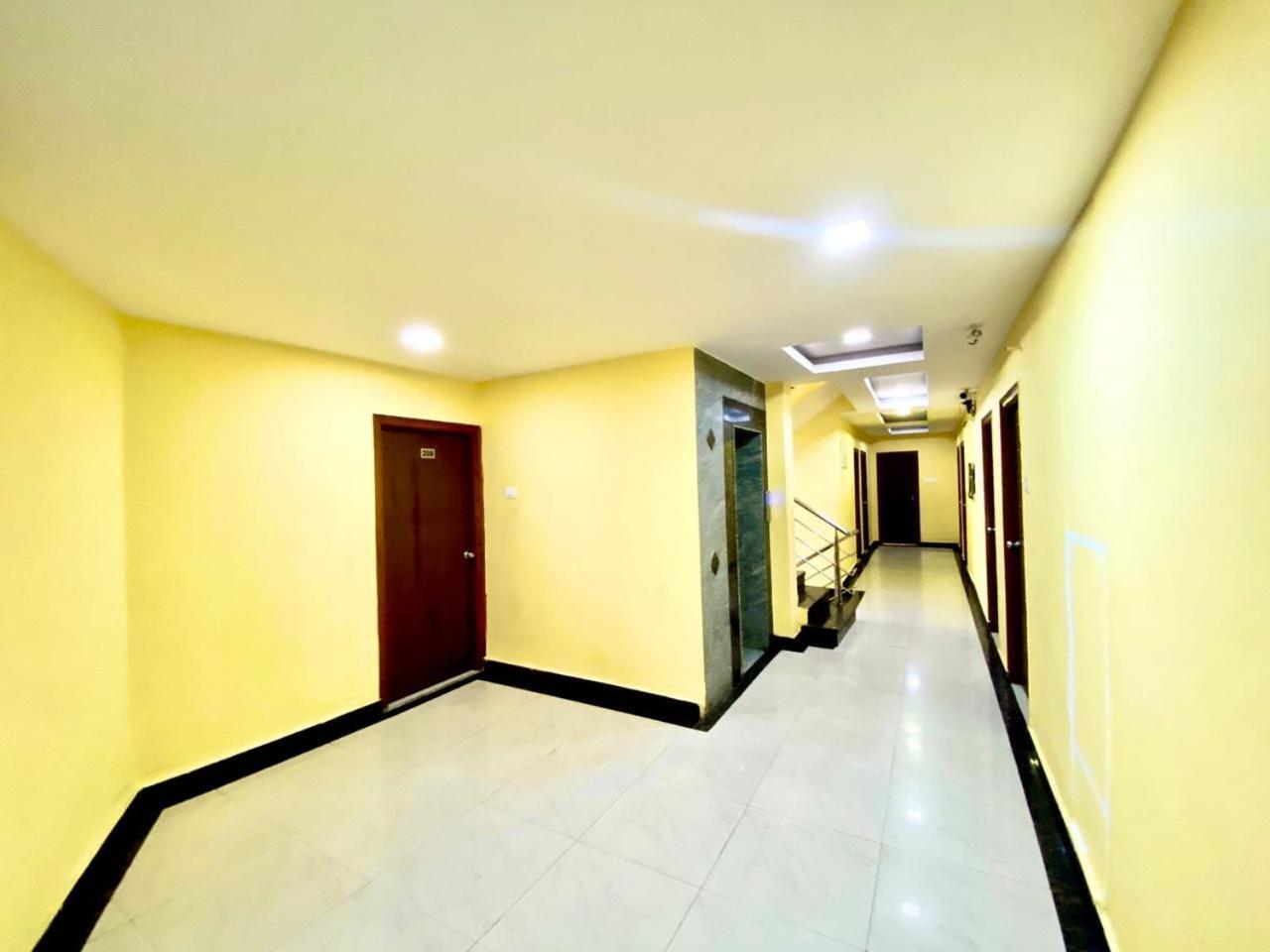 Hotel Sky Park Shamshabad Zewnętrze zdjęcie