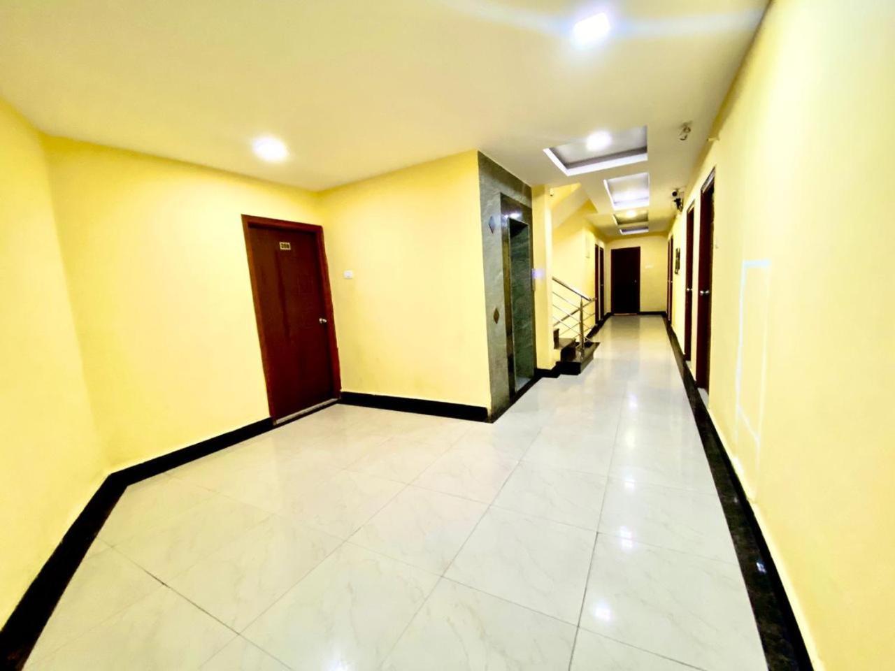 Hotel Sky Park Shamshabad Zewnętrze zdjęcie