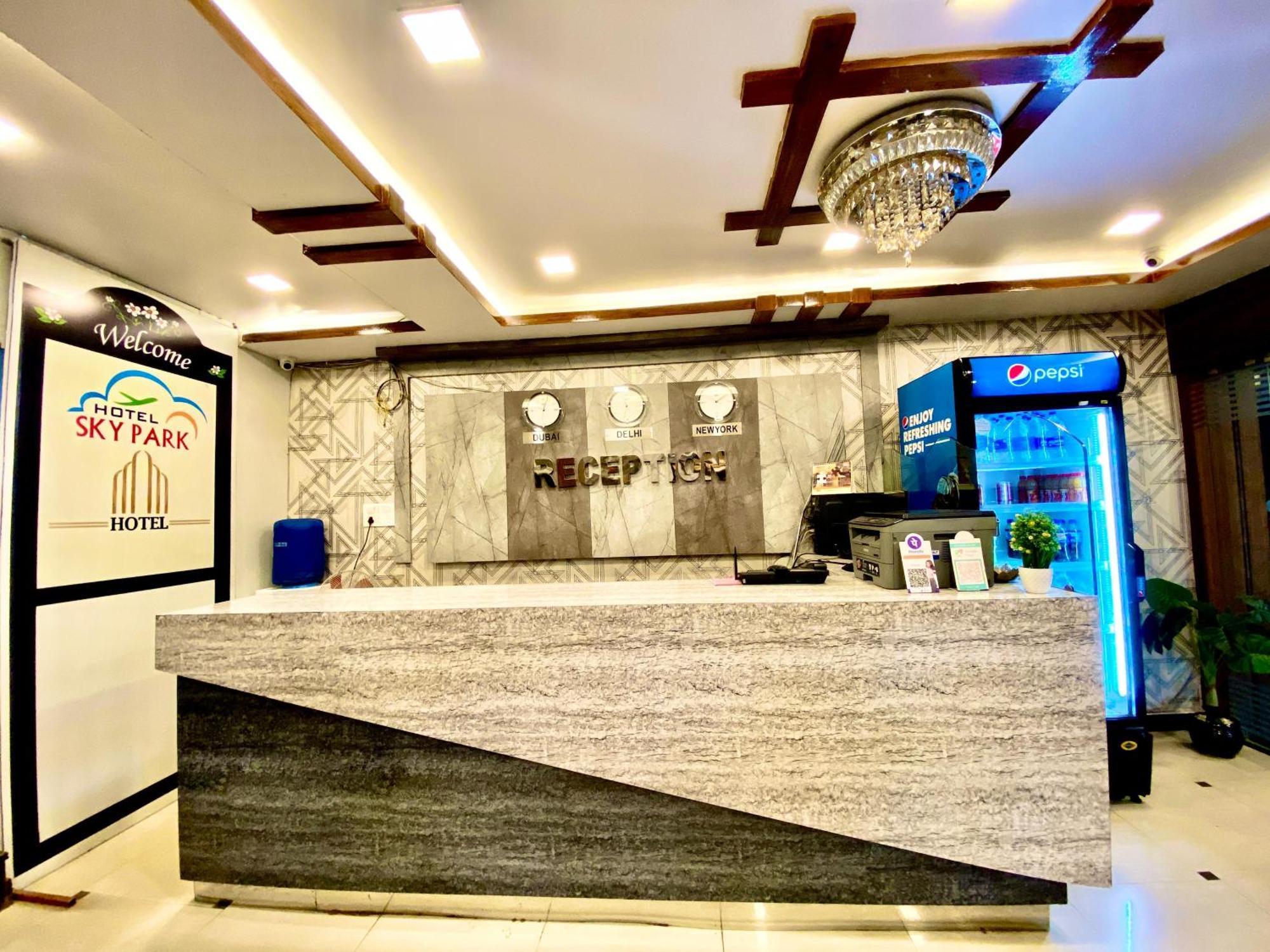 Hotel Sky Park Shamshabad Zewnętrze zdjęcie
